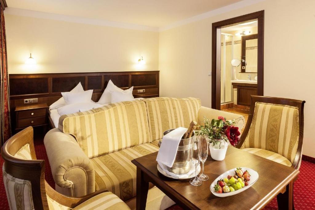 Hotel-Restaurant Batzenhaeusl อินส์บรุค ภายนอก รูปภาพ